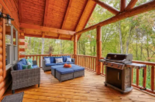 Rose's Retreat at Trickle Creek Log Cabins