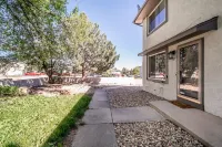 ⤃ Colorado Hideaway! 2 BR, 1.5 Bath w/AC Sleeps 6!