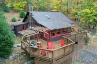 Sunset Lion Mountain Cabin near a Lake & Vineyards
