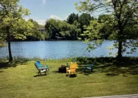 Lakefront cottage w/ convenient access to restaurants, atv and snowmobile trails