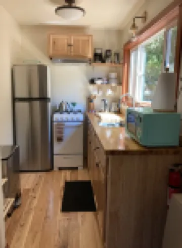 Ulee’s Gold: Cozy Cottage + Loft + Pet-Friendly