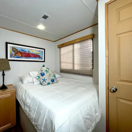 Aqua Lodge Houseboat "Calypso"