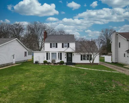 The Perfect Pass: HOF Village Escape Отели в г. Плейн Тауншип