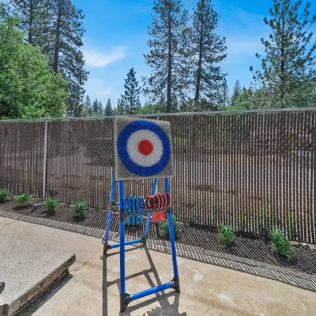 Burney Falls Bungalow - Comfy Atmosphere - Great Location!