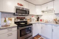 Harbor View Apartment, Boothbay Center, Walk to Shops, Restaurants, Footbridge