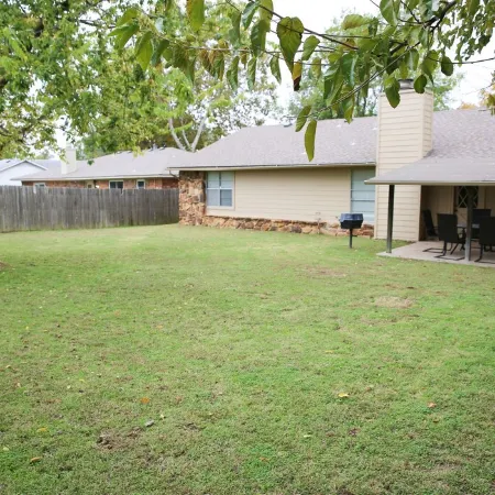 Broken Arrow Home -Cozy Design, Family Friendly