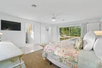 Heated Pool-Oversized Master - Close to Beach - Centrally Located 4 Bed / 3 Bath Hotels near Lake Worth Beach