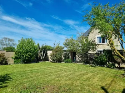 Maison de Caractère Avec Jardin Proche mer Camping Capfun Joncal附近的飯店