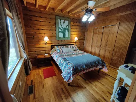 Birdwatchers Paradise: Secluded Cabin in the Woods on 4 acres