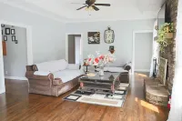 Cozy ranch house that's 10-15 minute from Historic downtown & Arrington Vineyard