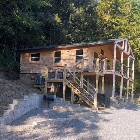 1-Br Cabin Just 5 Minutes to Great Smoky Mountains National Park on Cosby Creek