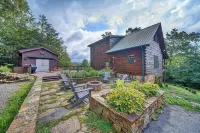 Cabin with 3 Bedrooms, Game Room, Sunrise & Mountain Views!