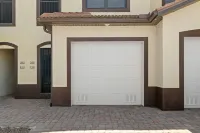 Penthouse Suite 2 in the heart of SW Cape Coral