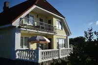 Haus zum Strand "Perle" in beautiful nature close to the Baltic Sea in Barendorf