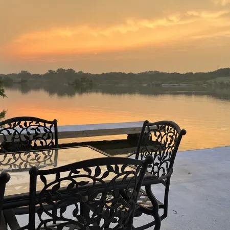 Where adventure meets relaxation-Lakeview Retreat