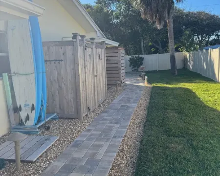 Newly renovated spacious 4BR home with pool & game room, 800m from the Beach Hotels in Melbourne Beach