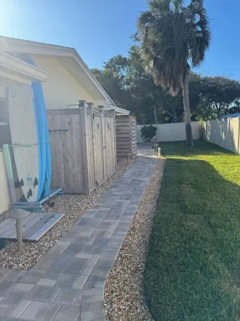 Newly renovated spacious 4BR home with pool & game room, 800m from the Beach