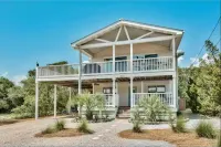 Super Easy Beach Access!! Private Pool! Dog Friendly with Fenced Yard!
