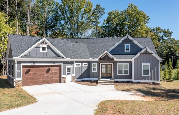 New waterfront house on Lake Norman/private dock