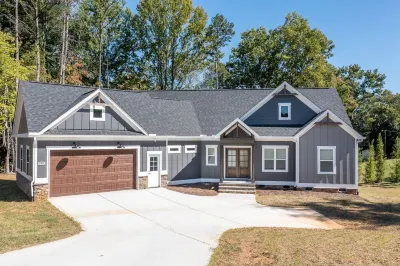 New waterfront house on Lake Norman/private dock