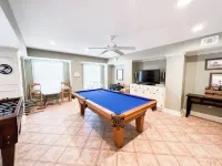 Beach Boating Paradise-Heated Pool,2 King Suites,90ft Dock,Game Room,Bikes,5Star
