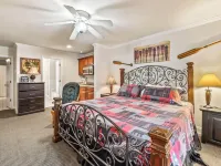 Sleeping Bear Condo - Downtown Helen, GA - Parvekkeita