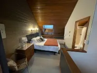 Ski-In/Ski-Out lodge near hiking/golf, restaurants, Lake Superior and sleeps 8.