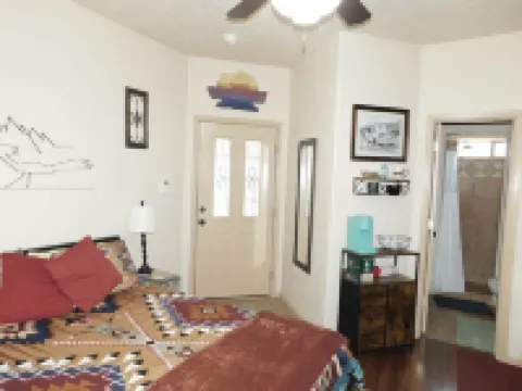 Cute and Quaint Detached Studio Casita