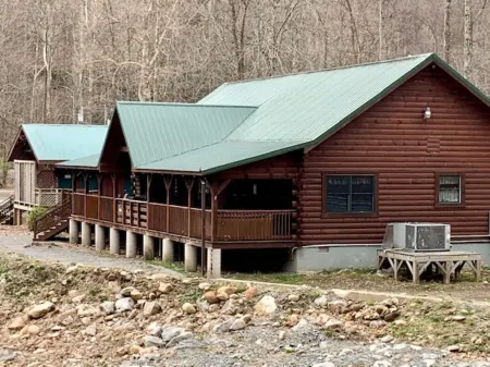Fall Foliage Riverfront Cabin w/Hot Tub, King Bed, EV & Firepit & Mountain Views