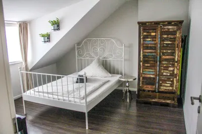 EXCLUSIVE 2 BR. Top floor apartment in a great location!  호텔