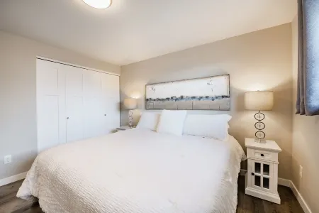 Golden Grove: 2Br. Spa Soak. Beach View - 109 Отели рядом с достопримечательностью «Парк штата Берч Бэй»