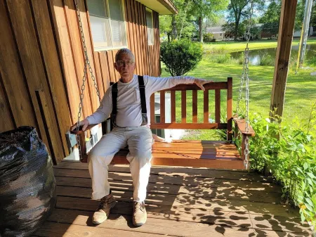 Ranch Style Cypress House with a View and Catch-N-Release Fishing Отели в г. Тернер