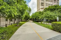Amazing Private Rooftop Deck : Walk to Restaurants!