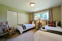 Country View Cottages, charming Cottage Near Downtown Carlton