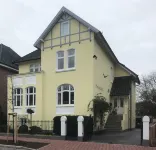 Large Apartment with Sauna in central Buxtehude.NO RENTAL TO FITTERS. Hotels in Buxtehude