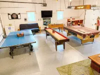 Eagle's Nest Guest House IV - Less than 2 Miles to Sand Valley - 12 beds!