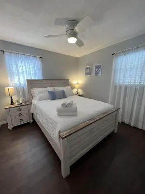 Relaxing family friendly heated pool home close to beach Hotels in Largo