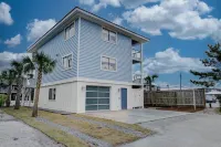 Beautifully Renovated 4Br Home / 2nd Row / Ocean Views + Parking for 5 Vehicles 케이프 피어 뮤지엄 오브 히스토리 앤드 사이언스 주변 호텔