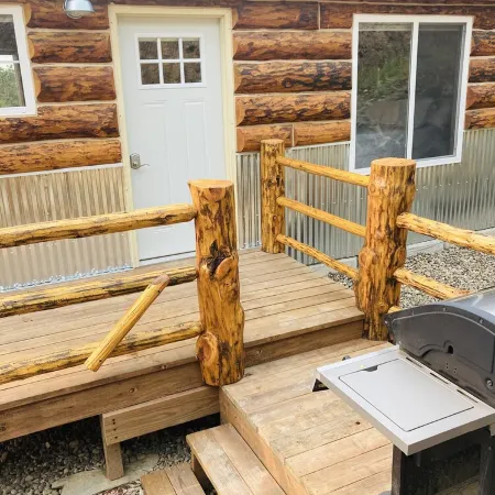 8 miles to Mount Rushmore - Sleeps 2 - King Bed
