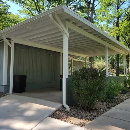 Bright, Modern Park Forest Home, 2.5m to Penn State! Breakfast included.