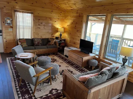 Starry Night at Red River Gorge: Wi-Fi / Hot Tub