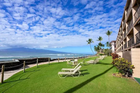 Comfortable Oceanfront Condo with Amazing Ocean Views, No Parking or Resort Fees