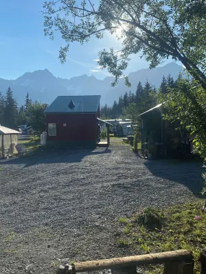 Lovely 2-bedroom newly refurbished house with WiFi in charming Seward Hotels near Alaska SeaLife Center