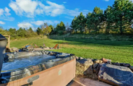 Hot Tub! Game Room! Sauna! Grill! Baraboo/Dells Hotels in Greenfield