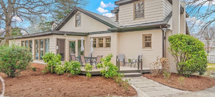 Relax in Luxury The Fogleman House in Historic Downtown Burlington Hotels in Alamance County