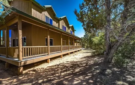 Mountain Cabin 7 Miles from Zion National Park Отели в г. Кейн Каунти
