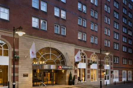 Leeds Marriott Hotel Отели рядом с достопримечательностью «Лаидло Лайбрари, Юниверсити оф Лидс»