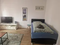 Zentrales Wohnen für Monteure , Messegäste Oder Durchreisende Hotel dekat JEVER FUN SKIHALLE Neuss