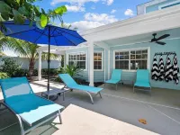 Pool House 1/2 Mile From Downtown Stuart Hotels in Stuart