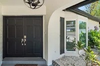 Salt Life Villa with Pool & Outdoor Dining